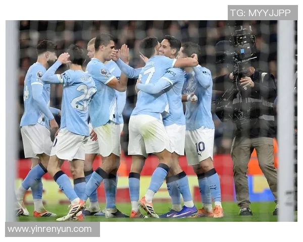 切尔西连胜领跑英超积分榜，曼城攀升至第三：蓝军与蓝月的巅峰对决